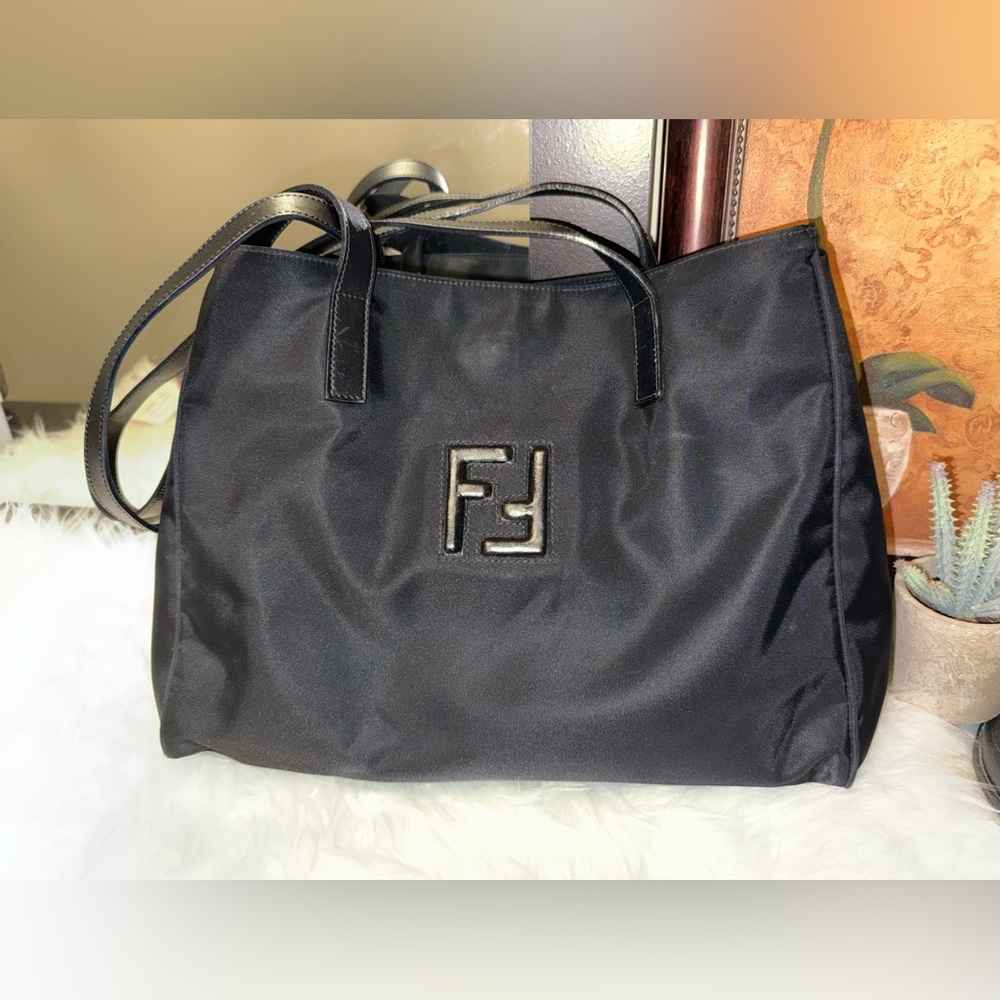🎀Fendi Elegant Black Tote Bag🎀